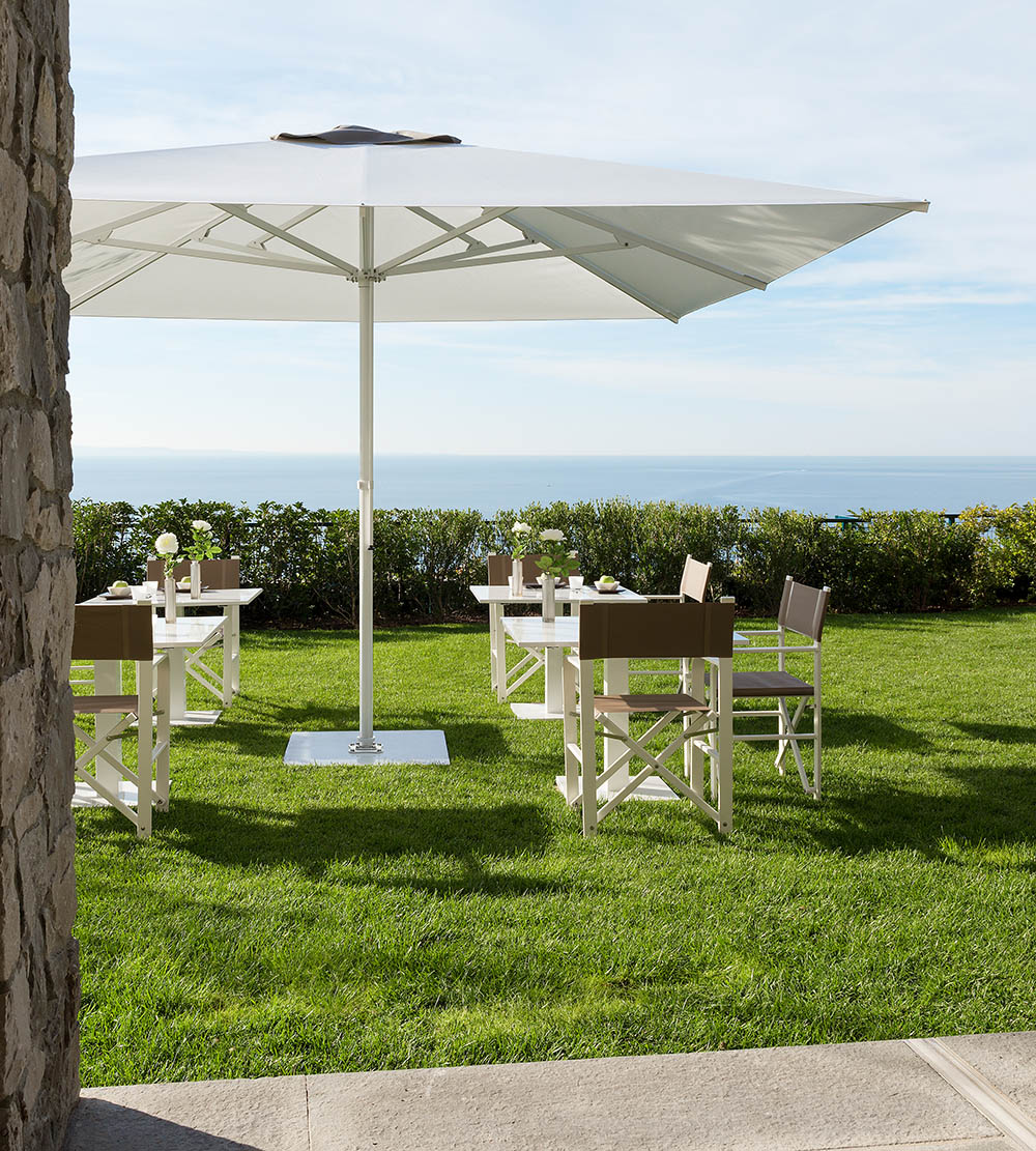 How to clean parasols and outdoor umbrellas: effective methods and products 2 ombrellone da giardino