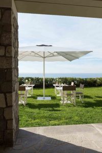 How to Create Shade in the backyard Ombrelloni da giardino per creare zone d'ombra